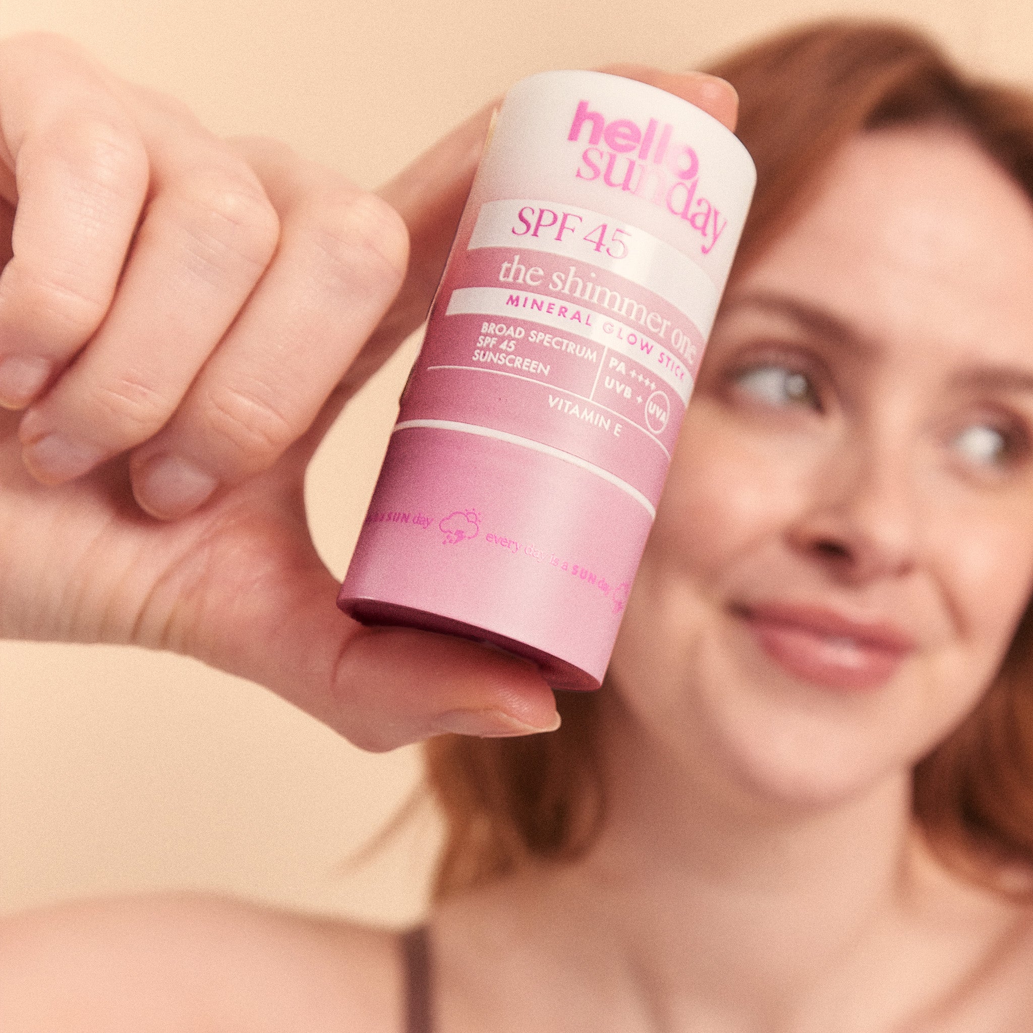 THE SHIMMER ONE MINERAL GLOW STICK SPF 45 WITH HYALURONIC ACID