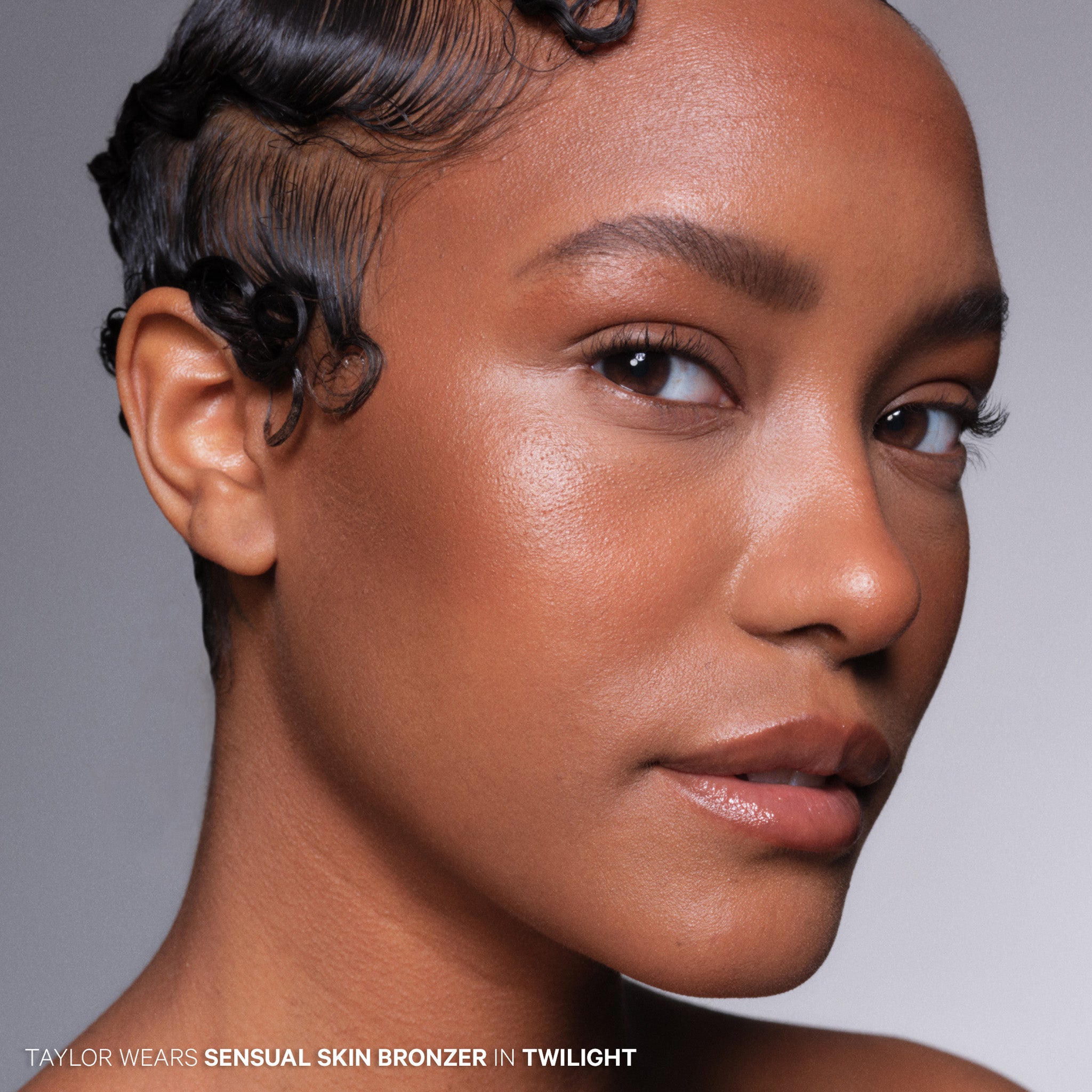 THE SENSUAL SKIN BRONZER